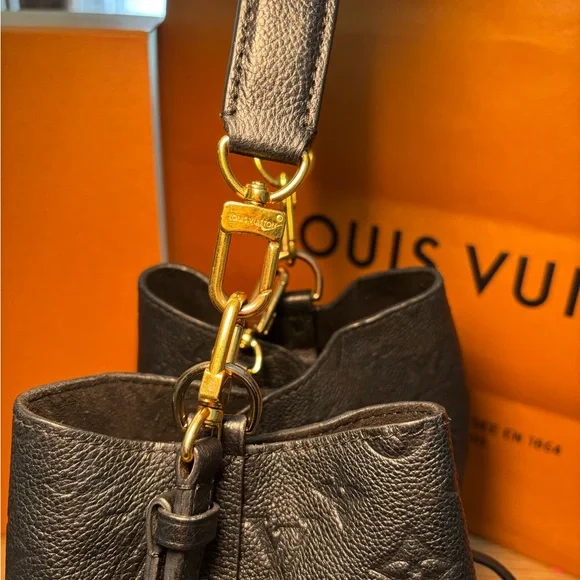 Louis Vuitton Black Embossed Shoulder Bag - Picture 6 of 11
